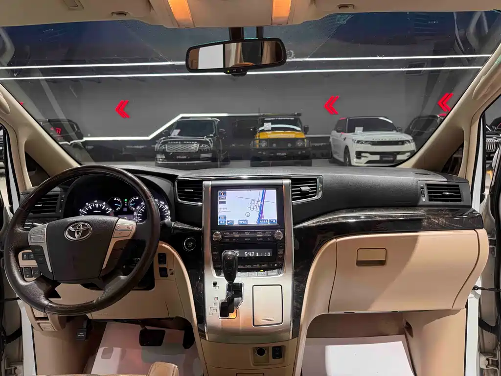 Toyota Alphard 2012 — фото 11