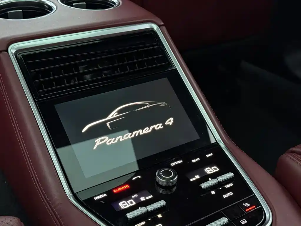 Porsche Panamera New Energy 2018 — фото 16