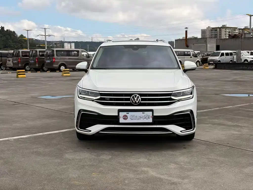Volkswagen Tiguan L 2024 — фото 2