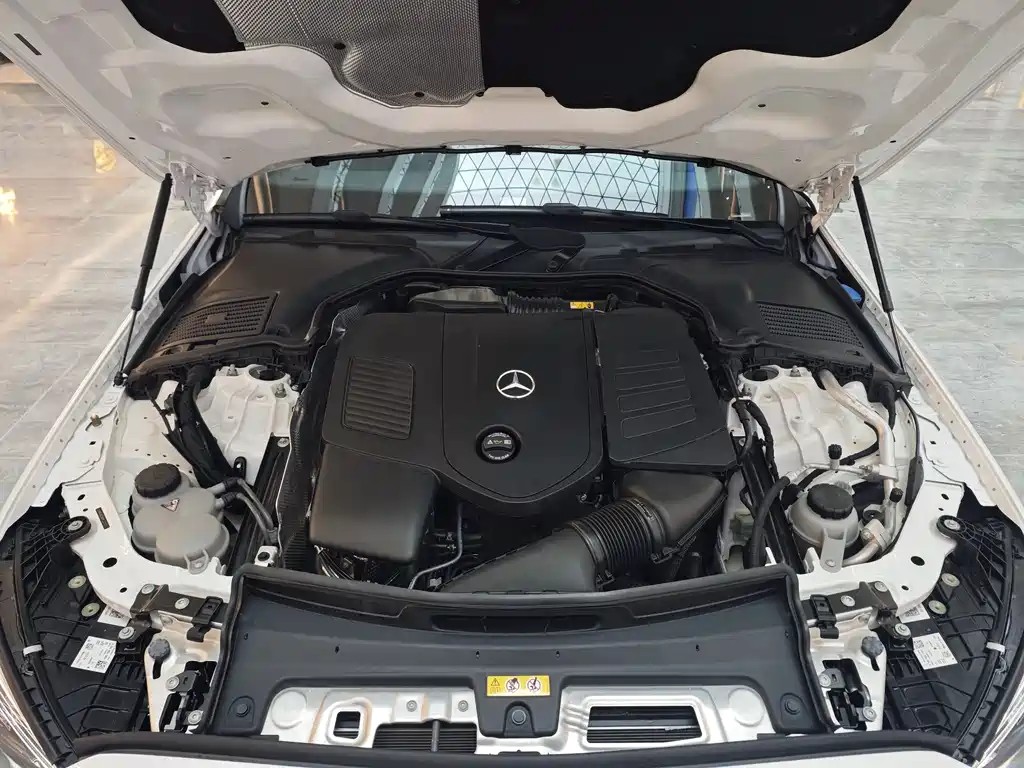 Mercedes-Benz C-Class 2023 — фото 12