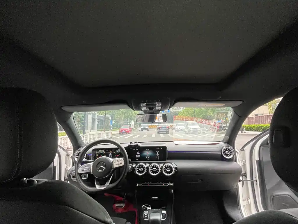 Mercedes-Benz A-Class 2020 — фото 11