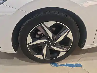 Hyundai Elantra 2023