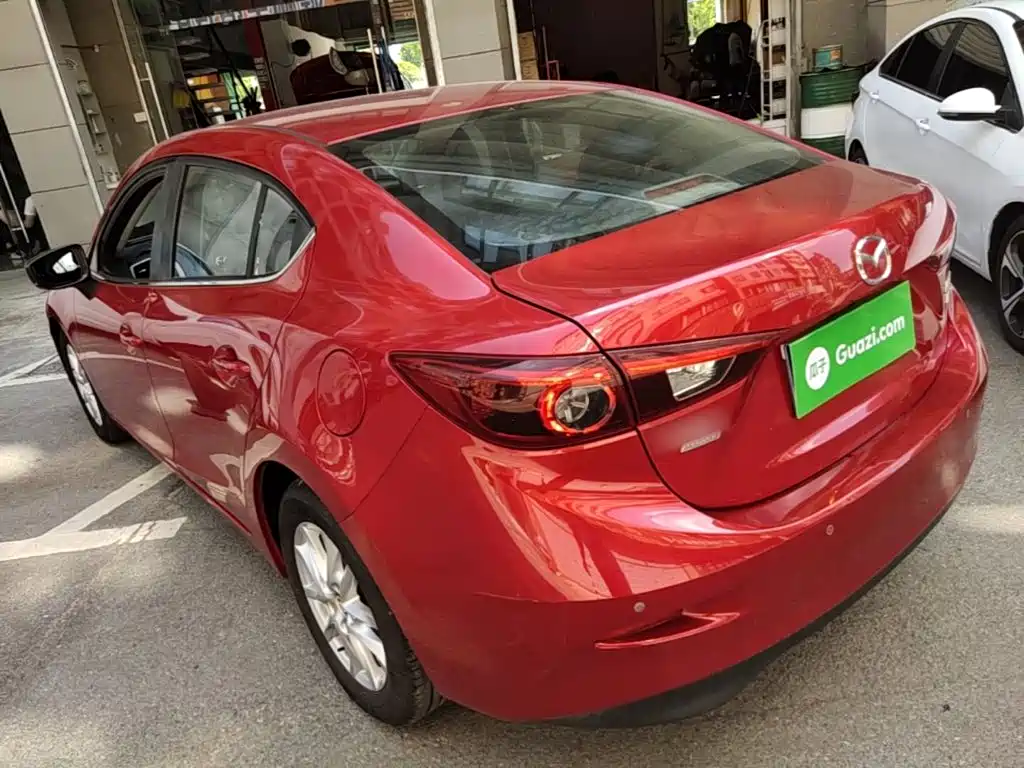 Mazda 3 Axela 2017 — фото 23