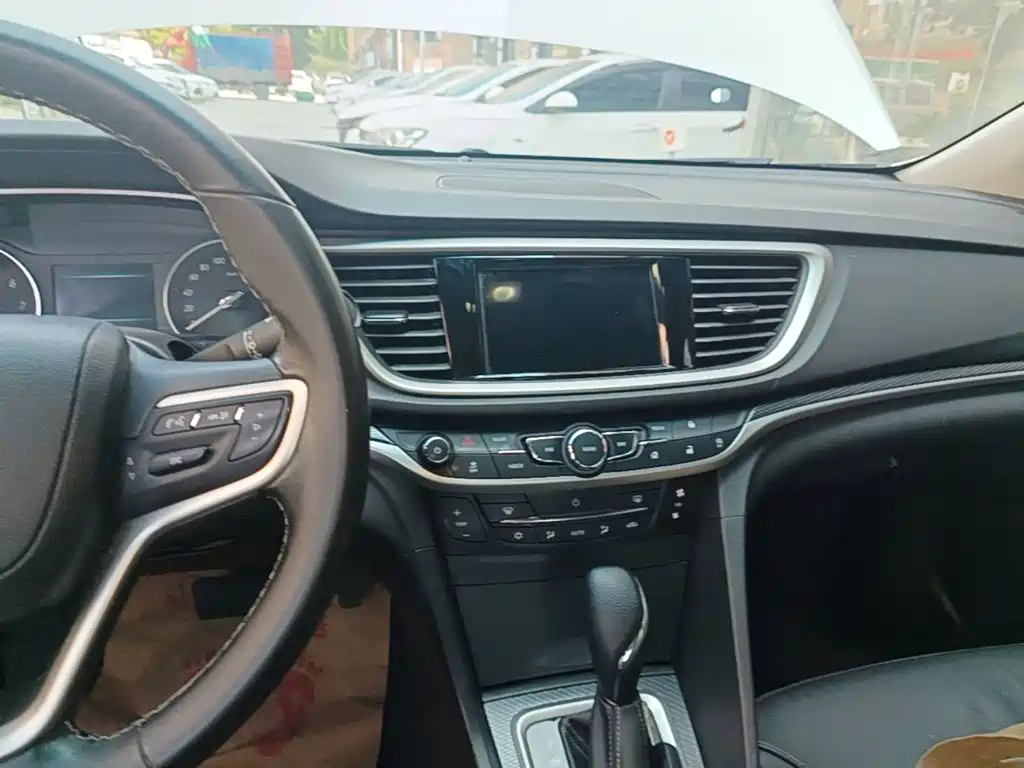 Buick Excelle 2019 — фото 13