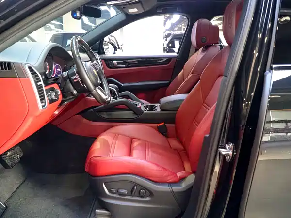 Porsche Cayenne 2023