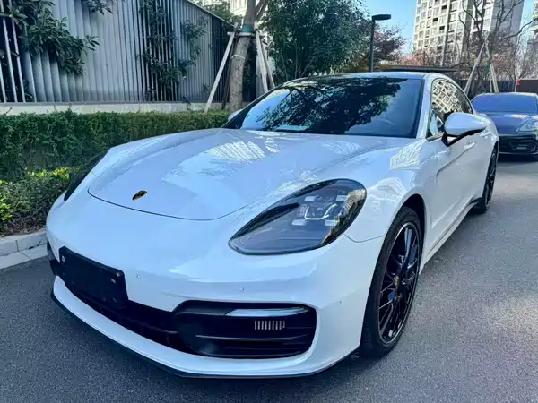 Porsche Panamera 2022
