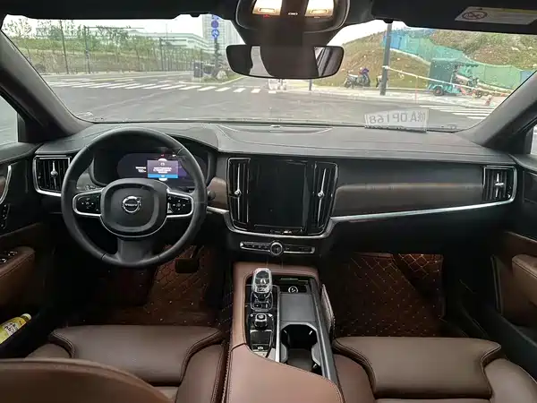 Volvo S90 2024