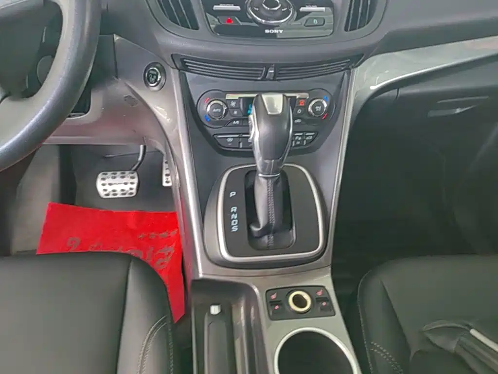Ford Kuga 2015 — фото 14