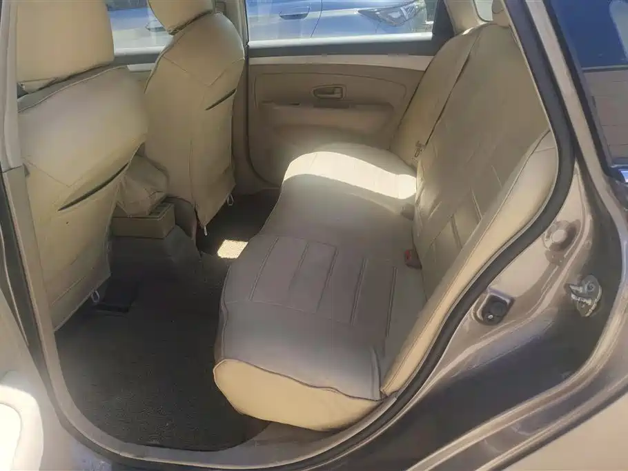 Nissan Sylphy 2015 — фото 11