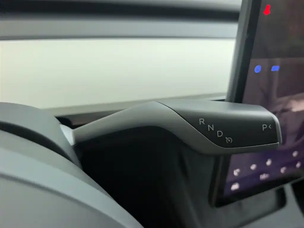 Tesla Model Y 2023 — фото 14