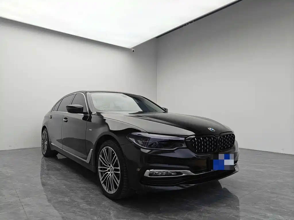 BMW 5 Series 2018 — фото 3
