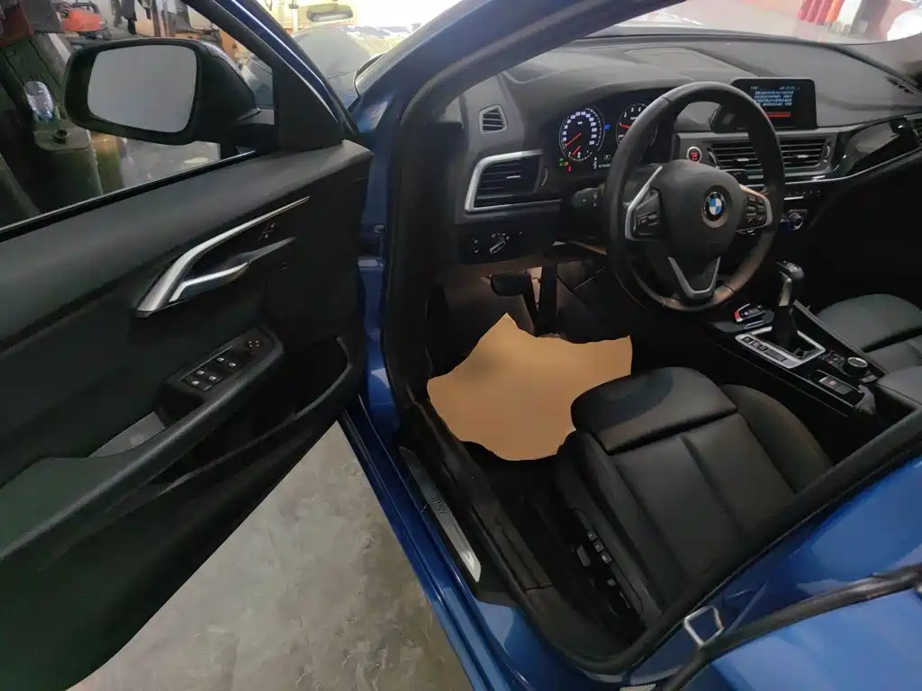 BMW 1 Series 2019 — фото 13