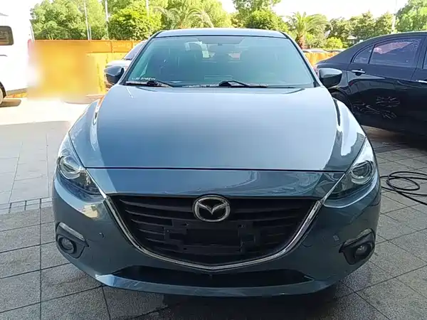 Mazda 3 Axela 2016