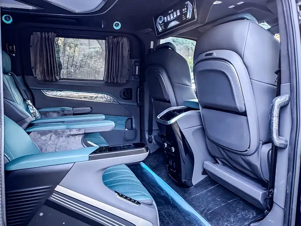 Ford Tourneo 2026 — фото 16