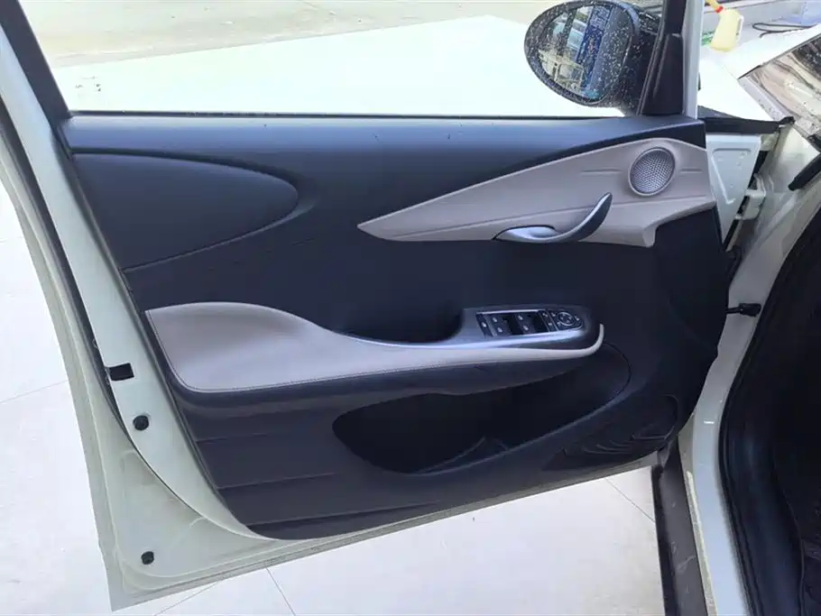 BYD Dolphin 2023
