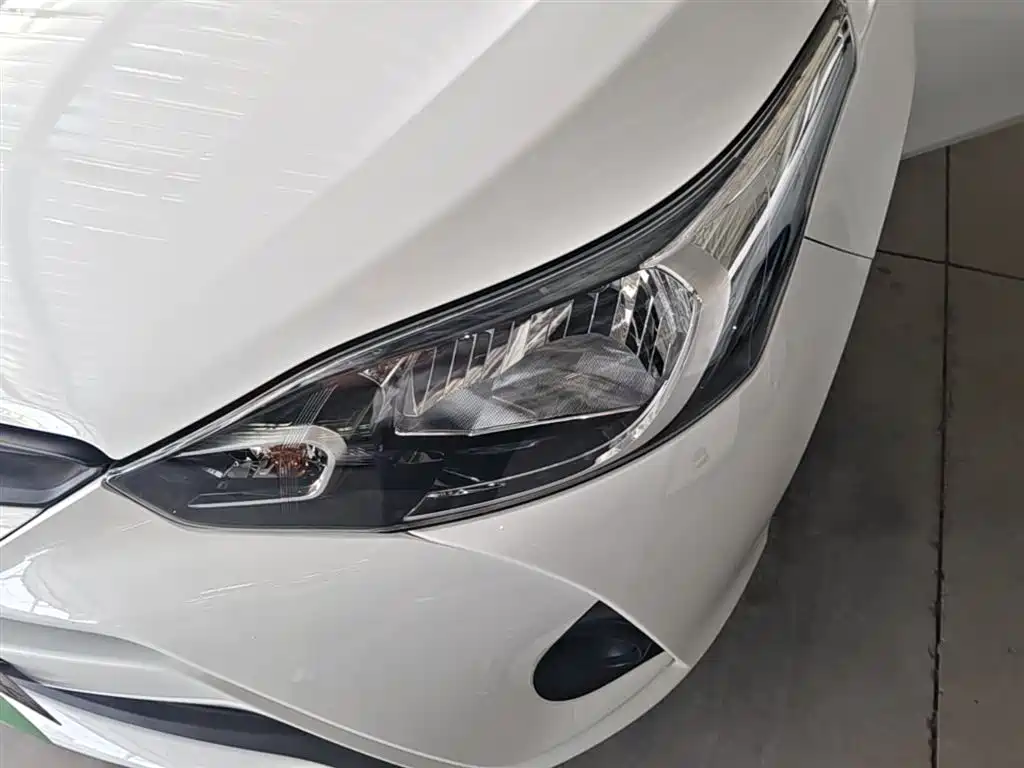 Toyota Yaris L 2020 — фото 24