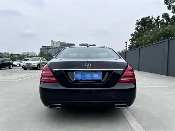 Mercedes-Benz S-Class 2011