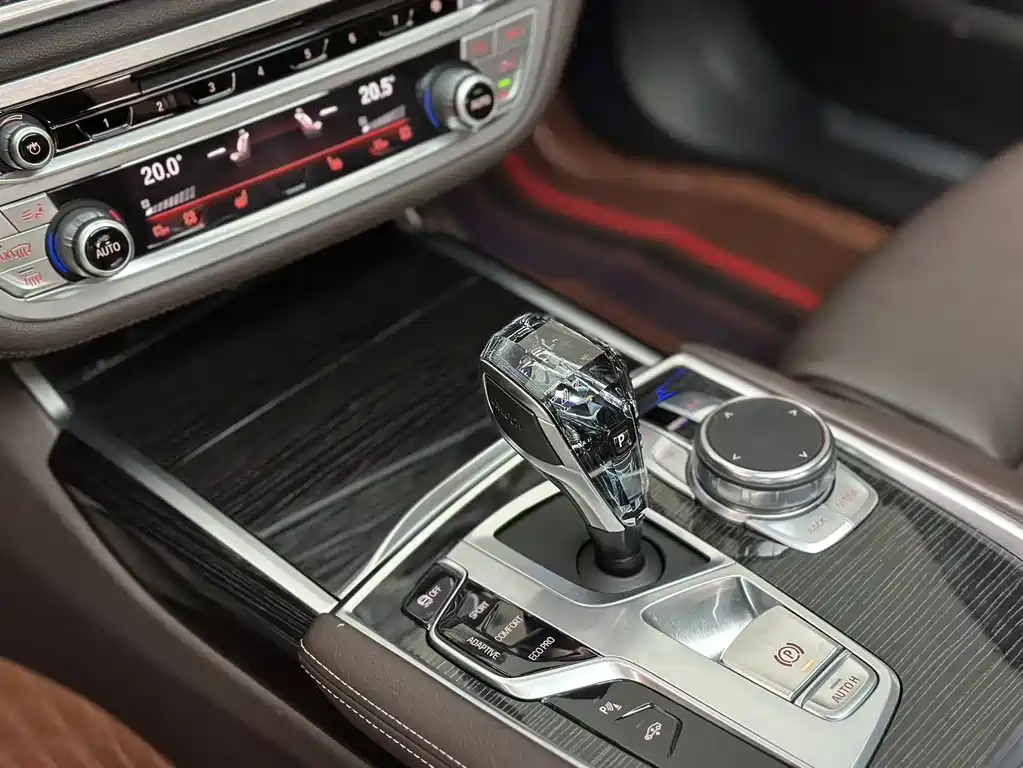 BMW 7 Series 2019 — фото 17