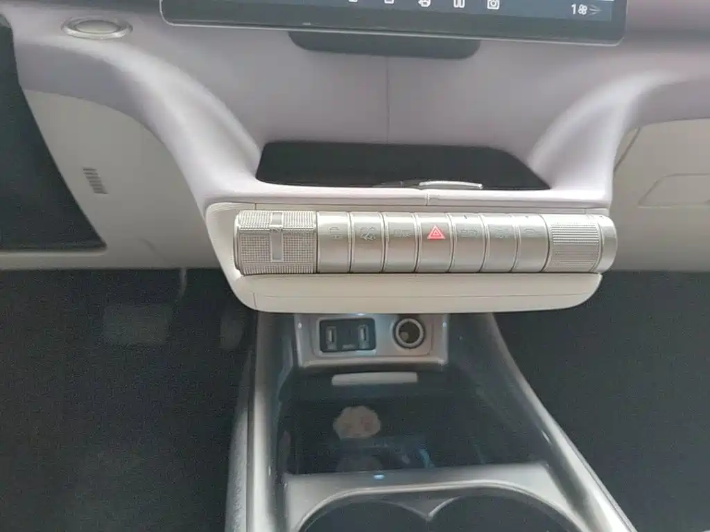 BYD Dolphin 2022 — фото 14