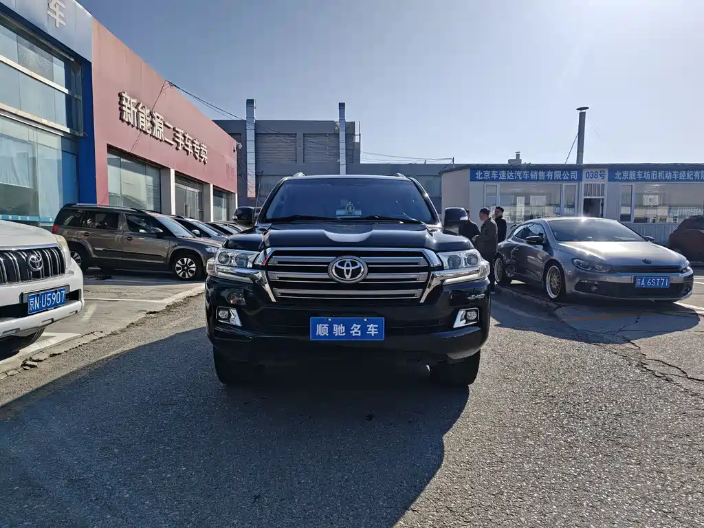 Toyota Land Cruiser 2018 — фото 2
