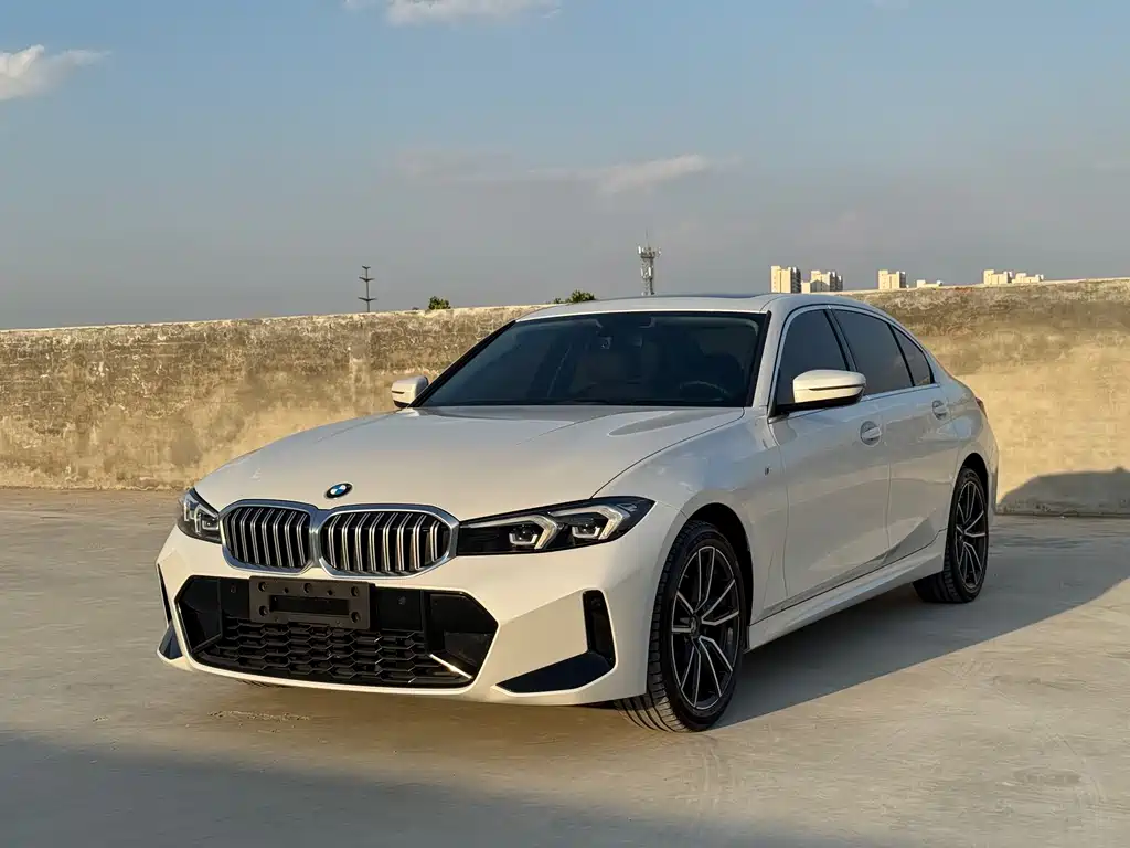 BMW 3 Series 2023 — фото 1