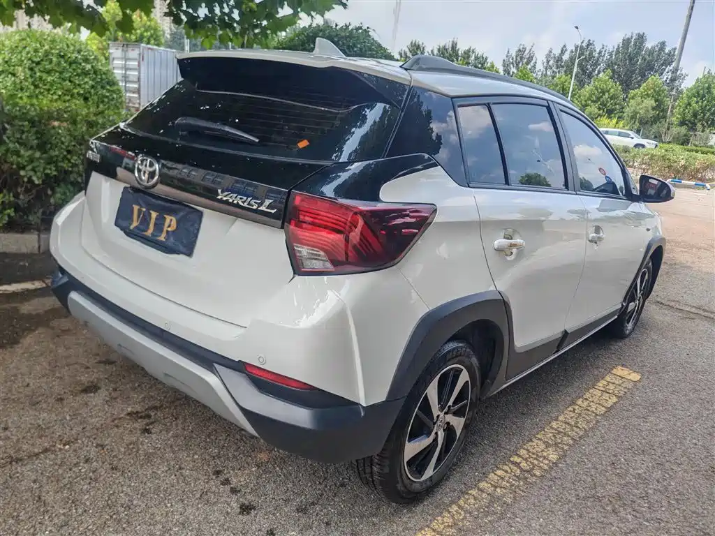 Toyota Yaris L 2021 — фото 16