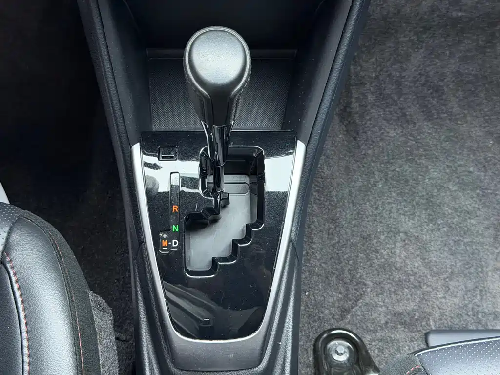 Toyota Yaris L 2022 — фото 15