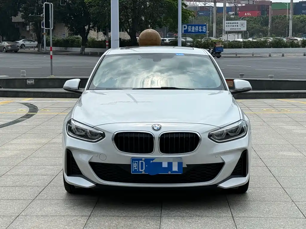 BMW 1 Series 2019 — фото 2
