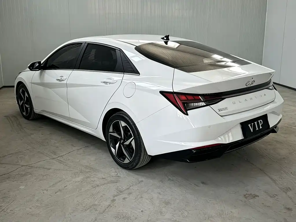 Hyundai Elantra 2023