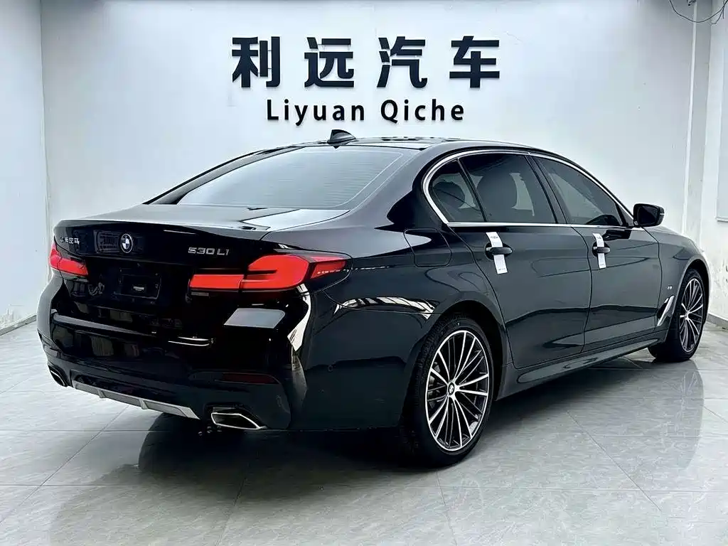 BMW 5 Series 2023 — фото 13