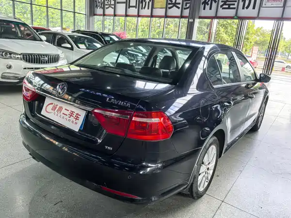Volkswagen Lavida 2013