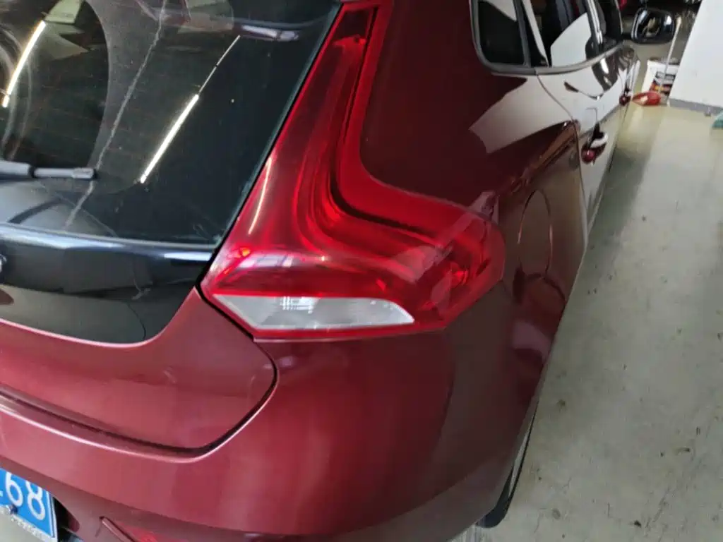 Volvo V40 2015 — фото 8