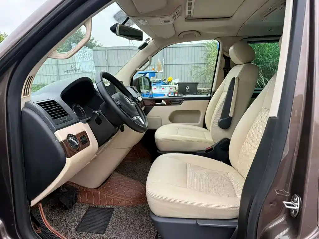 Volkswagen Multivan 2013
