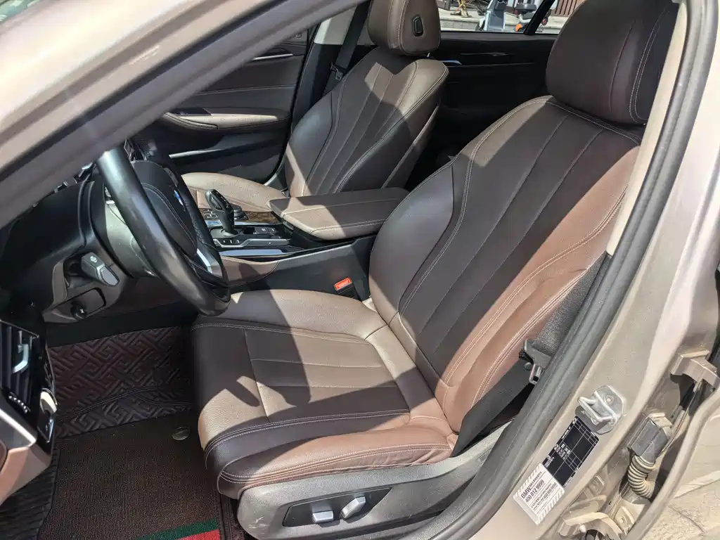 BMW 5 Series 2020 — фото 11