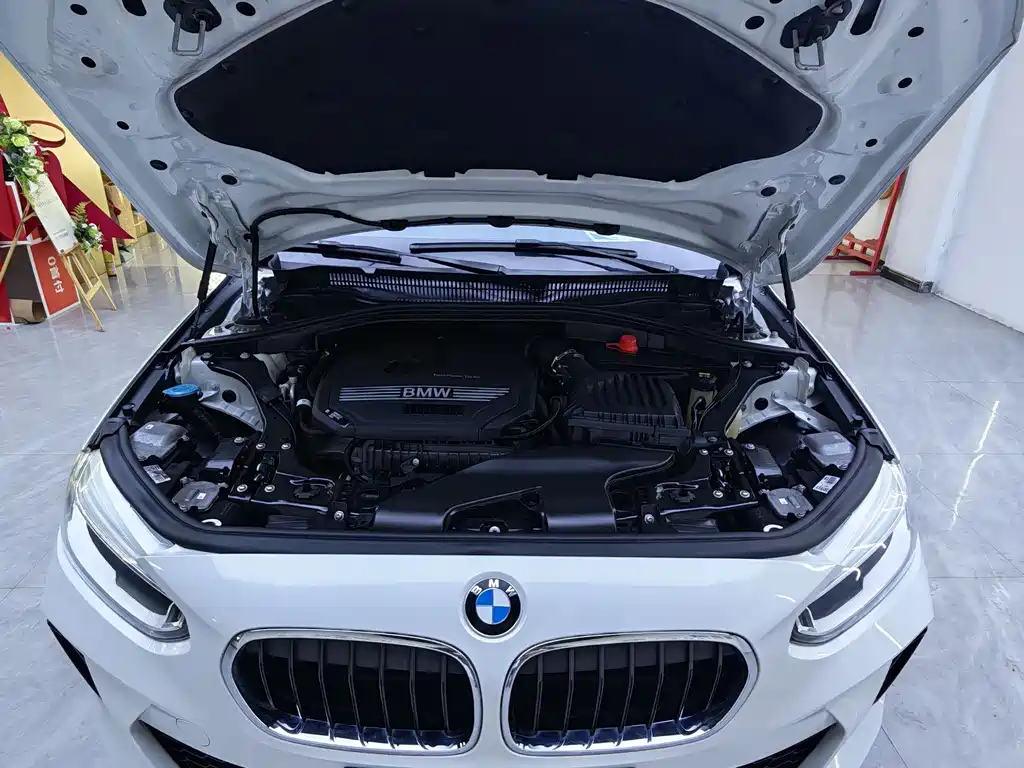 BMW 1 Series 2020 — фото 11