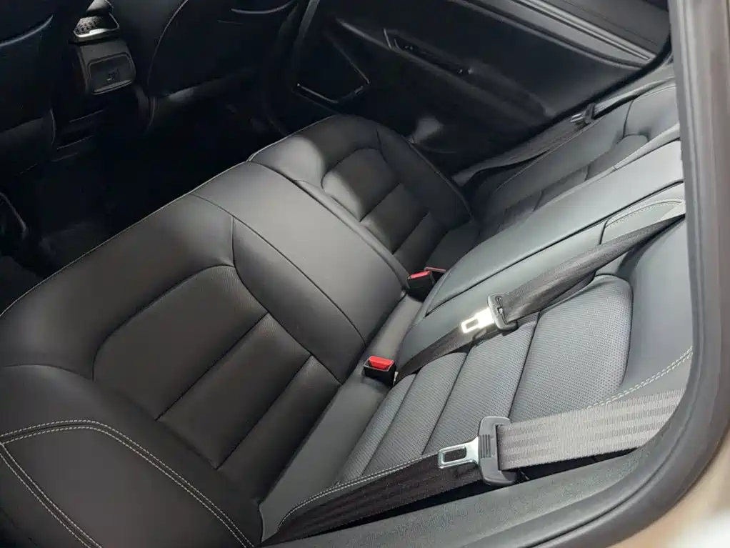 Geely Emgrand GS 2017 — фото 18
