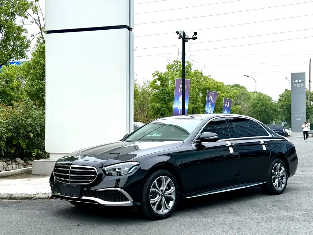 Mercedes-Benz E-Class 2022