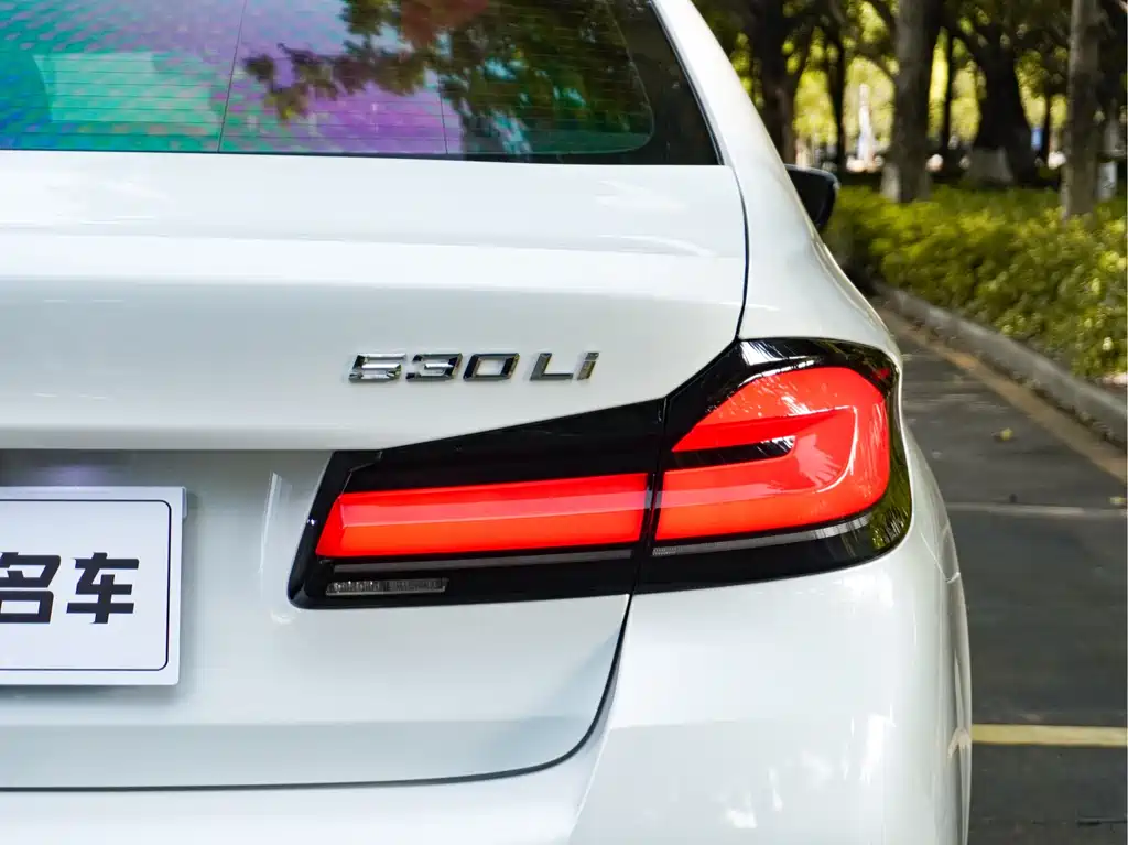 BMW 5 Series 2021 — фото 5