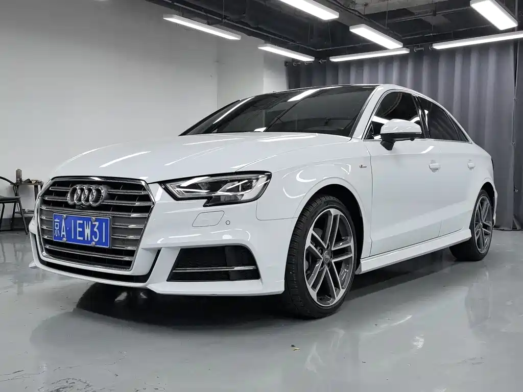 Audi A3 2020 — фото 1