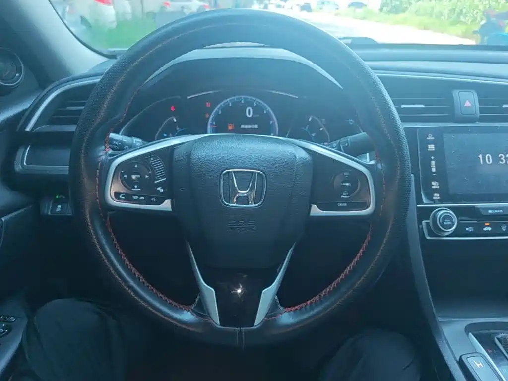 Honda Civic 2018 — фото 11