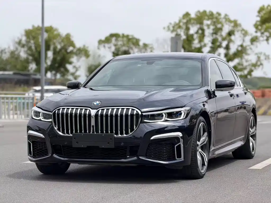 BMW 7 Series 2018 — фото 1