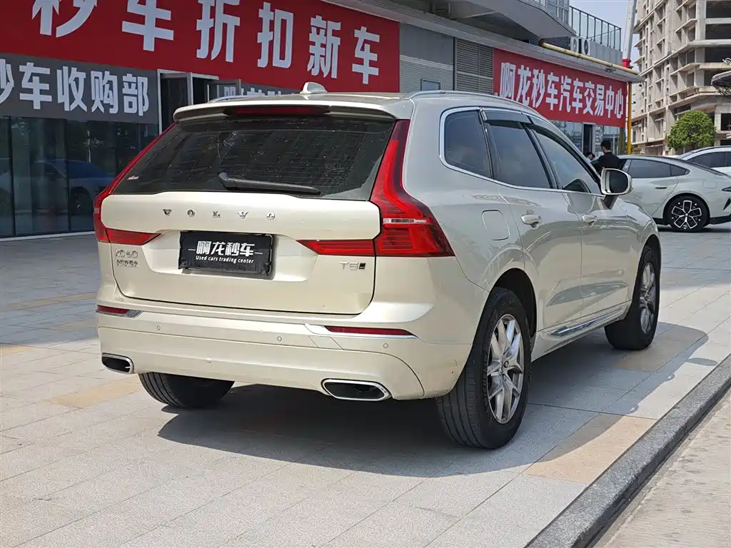 Volvo XC60 2021 — фото 9