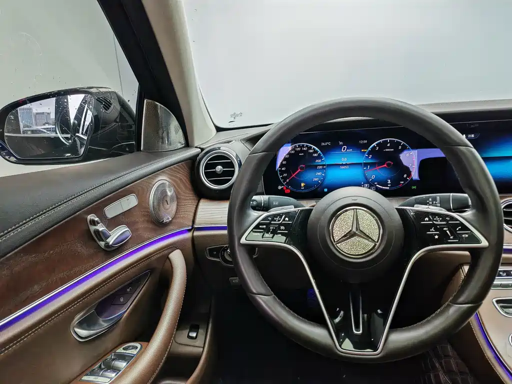 Mercedes-Benz E-Class 2023 — фото 8