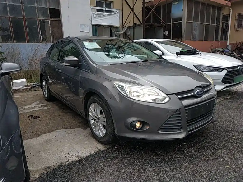 Ford Focus 2015 — фото 4