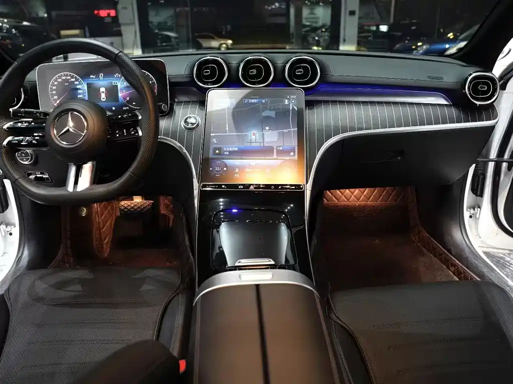 Mercedes-Benz C-Class 2023 — фото 7