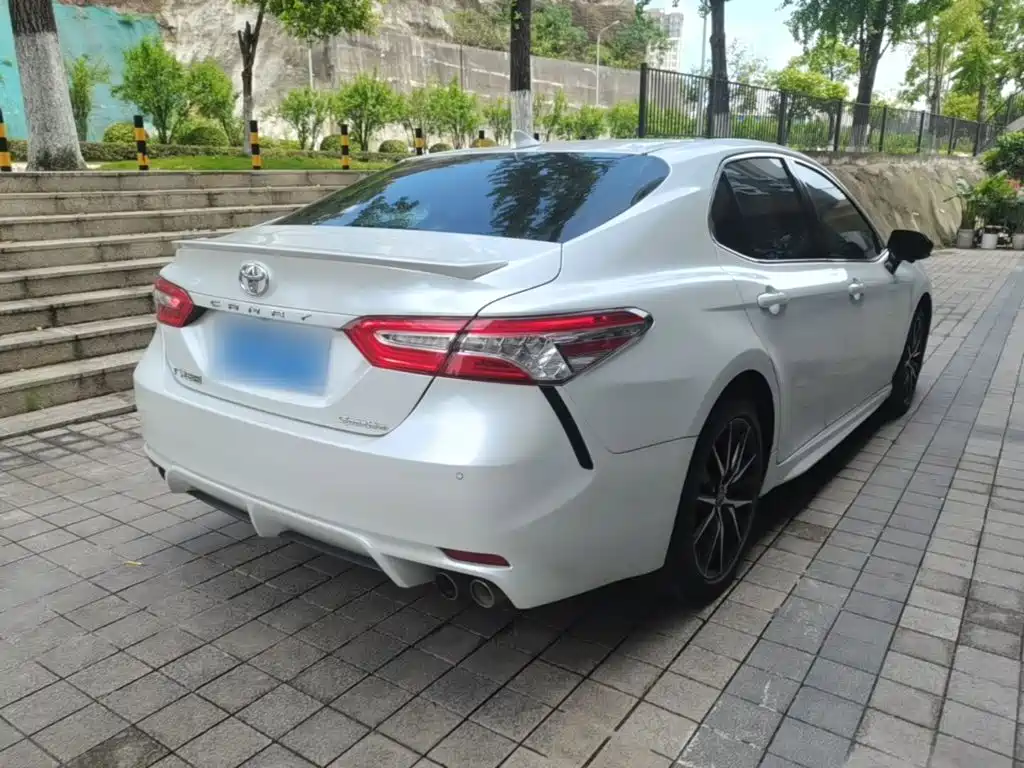 Toyota Camry 2022 — фото 7