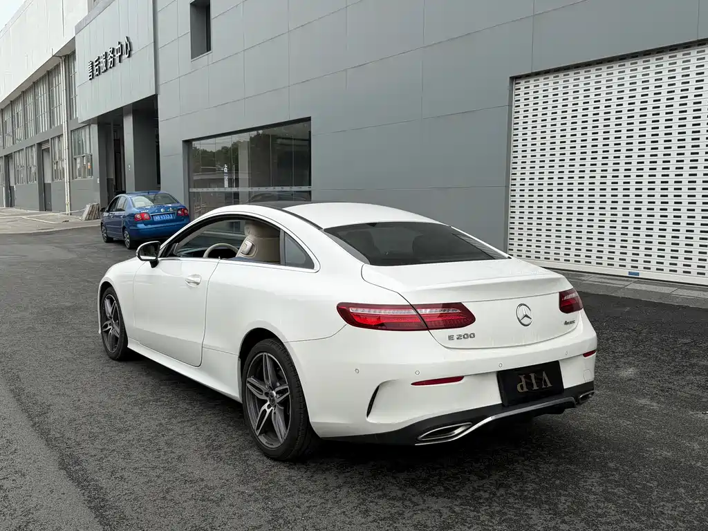 Mercedes-Benz E-Class 2019 — фото 18