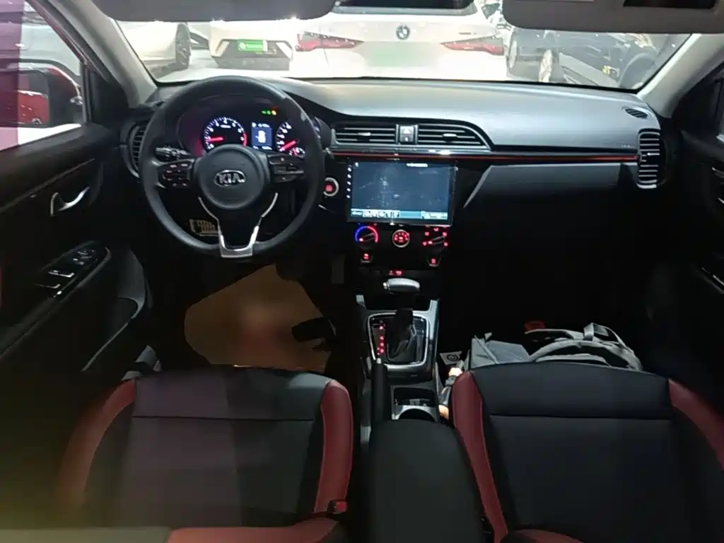 Kia KX Cross 2018 — фото 10