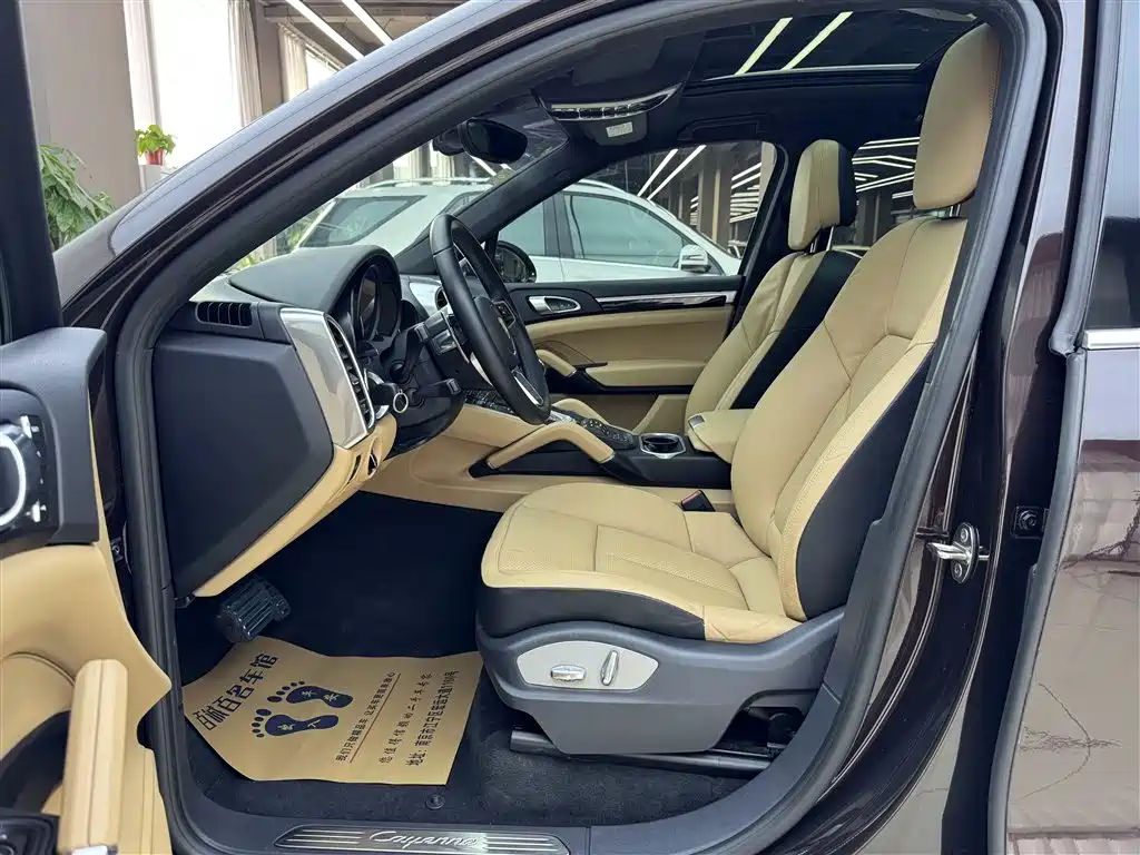 Porsche Cayenne 2017 — фото 10