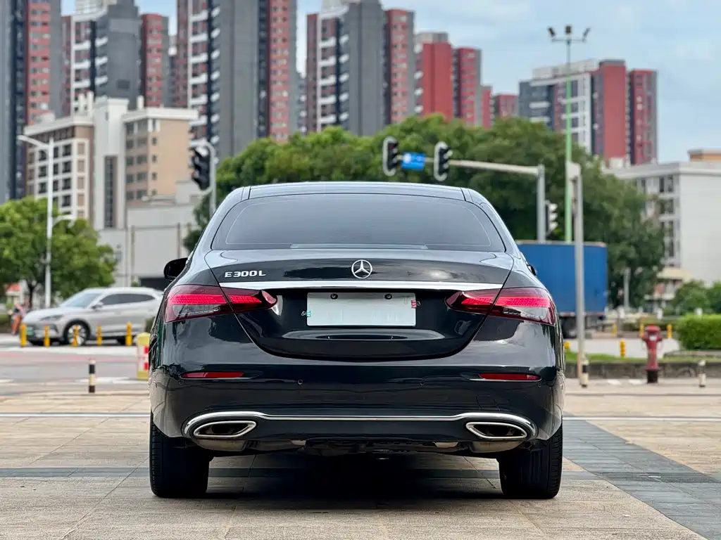 Mercedes-Benz E-Class 2023 — фото 11